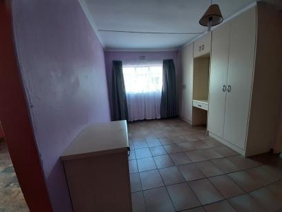 To Let 2 Bedroom Property for Rent in Oakdene Western Cape